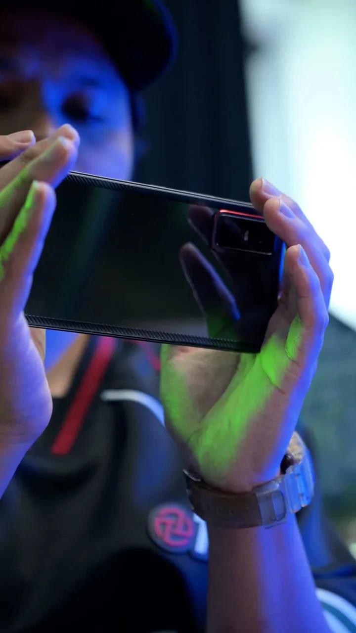 sequence 0100 00 02 23still005