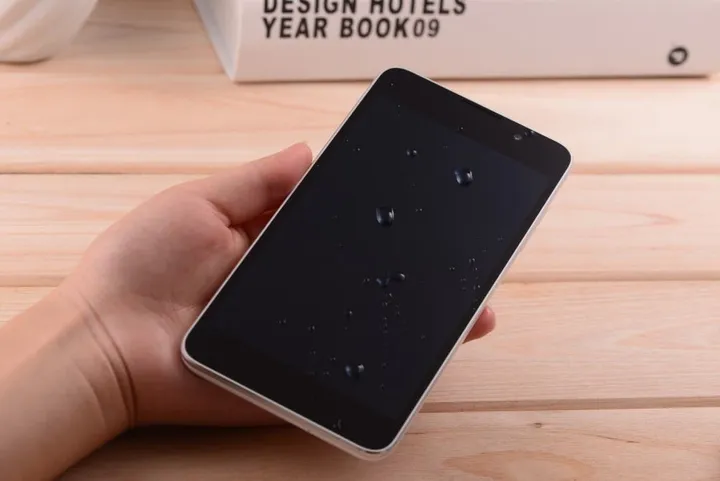 still play when screen is wet