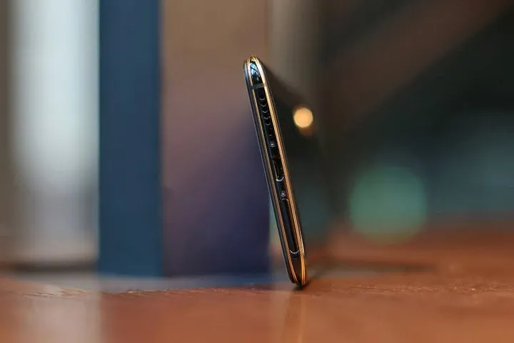 vivo x21 ud black and gold 17