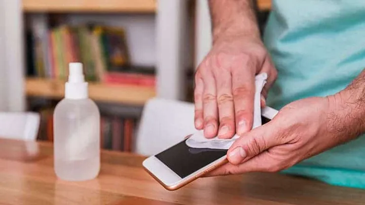 wiping smartphone screen b