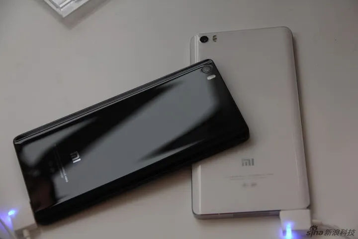 xiaomi mi note hands on photos black and white