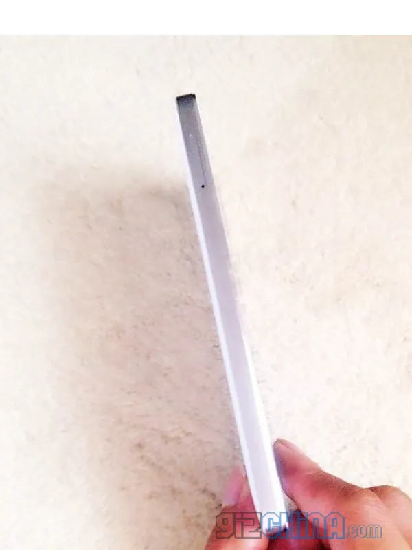 xiaomi mi4 leaked hands on side