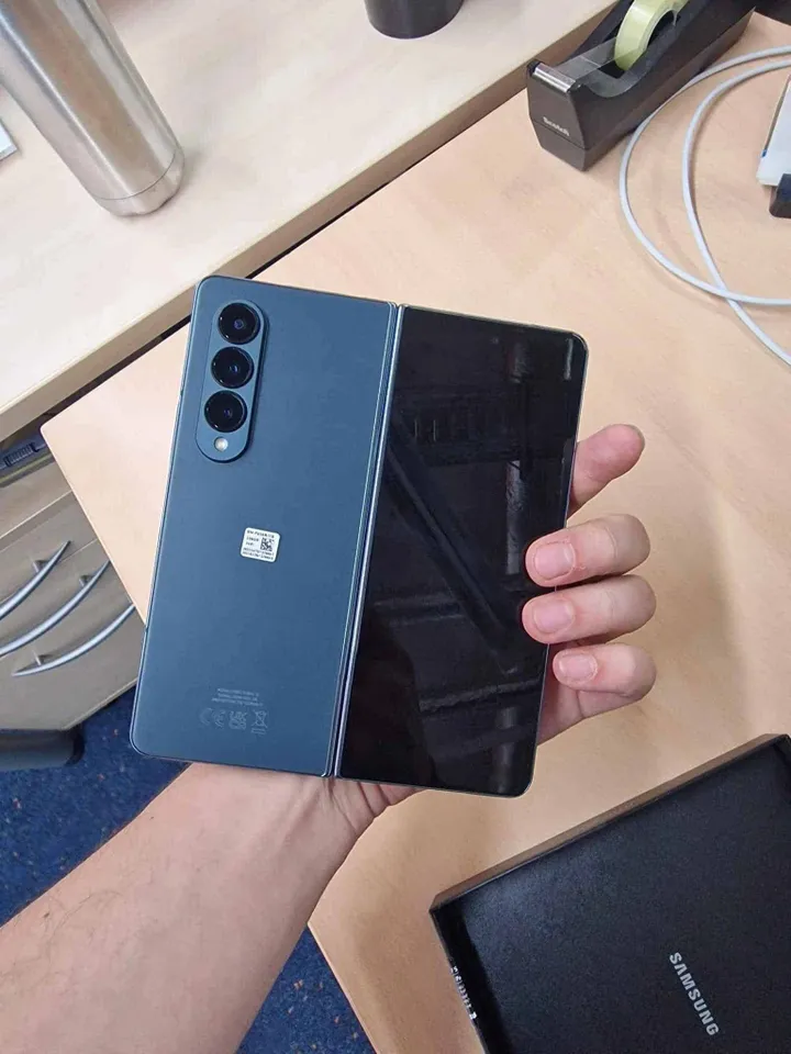 z fold 4 leaked 1