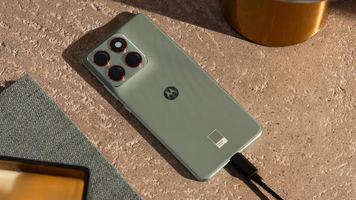 Motorola-Edge-70-1