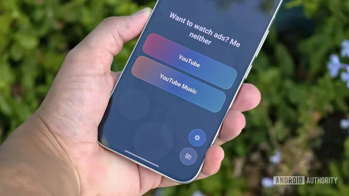 Morphe-app-for-YouTube-on-phone