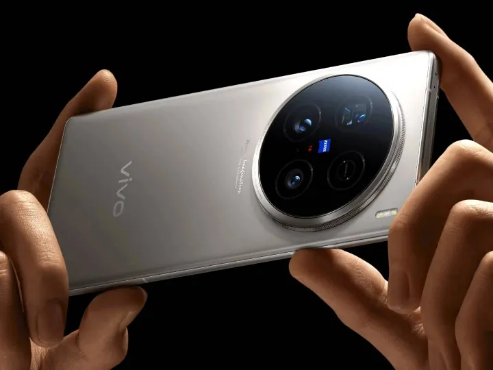 vivo X300 Ultra a