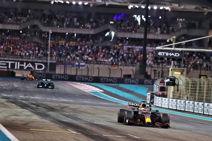 Max Verstappen in Abu Dhabi, 2021. Foto: RacePictures.