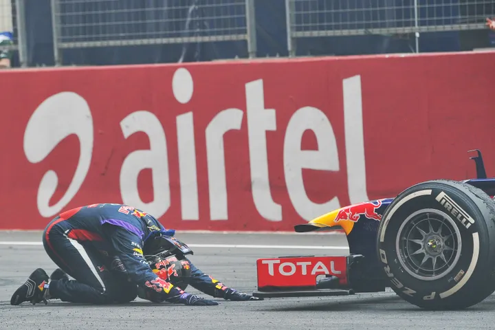 Vettel viert zijn kampioenschap in India, in 2013. Tevens vestigde hij een record door de meeste overwinningen op rij te halen.