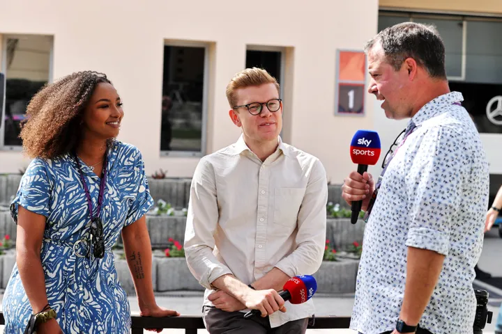 ted kravitz tijdens een uitzending van sky sports