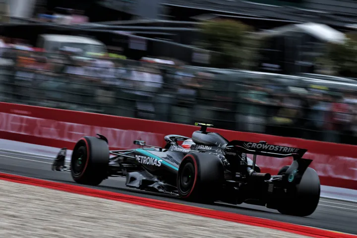 Andrea Kimi Antonelli rijdt de W16 in Spa