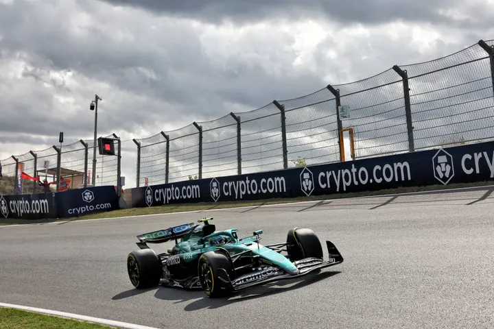 Fernando Alonso in Zandvoort tijdens VT2&nbsp;<br>