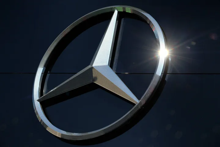 Mercedes logo