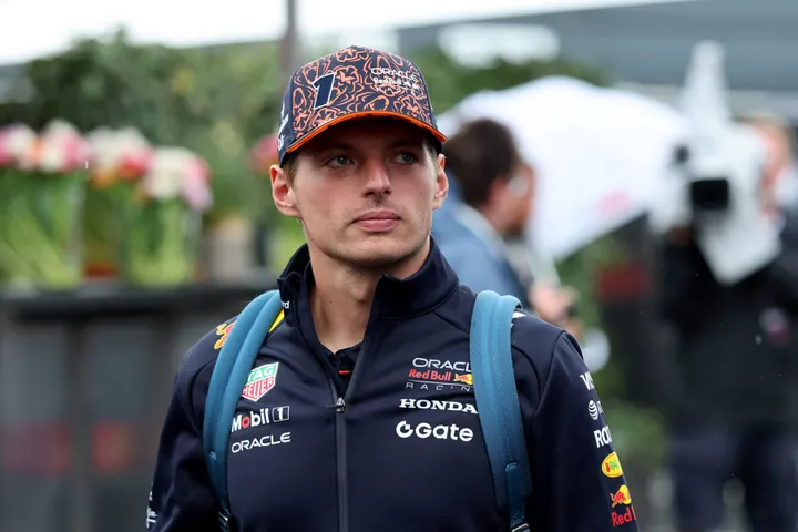 Max Verstappen in de paddock op donderdag - Red Bull Contentpool