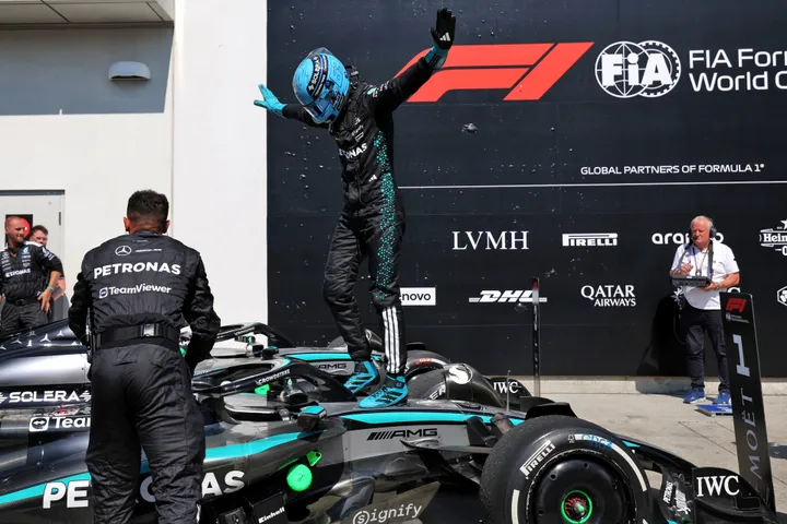 George Russell feiert seinen einzigen Sieg der Saison 2025 in Montreal, Foto: Race Pictures