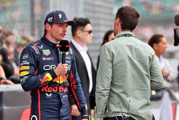 Max Verstappen und Jolyon Palmer - Foto: Rennbilder
