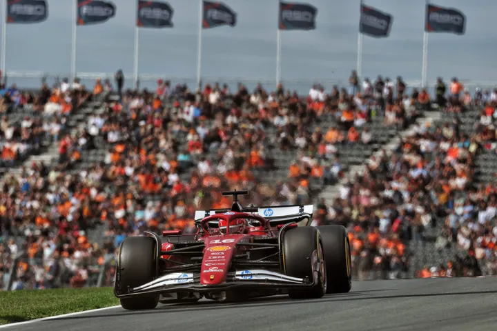 Leclerc tijdens Free Practice 2 in Zandvoort&nbsp;