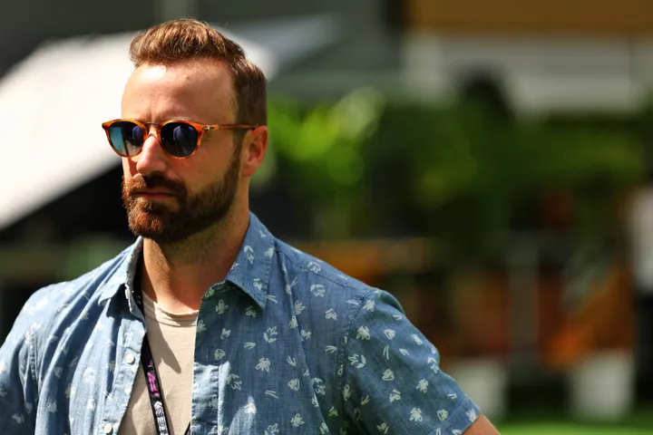 James Hinchcliffe in der F1 Boxengasse - Foto: Race Pictures