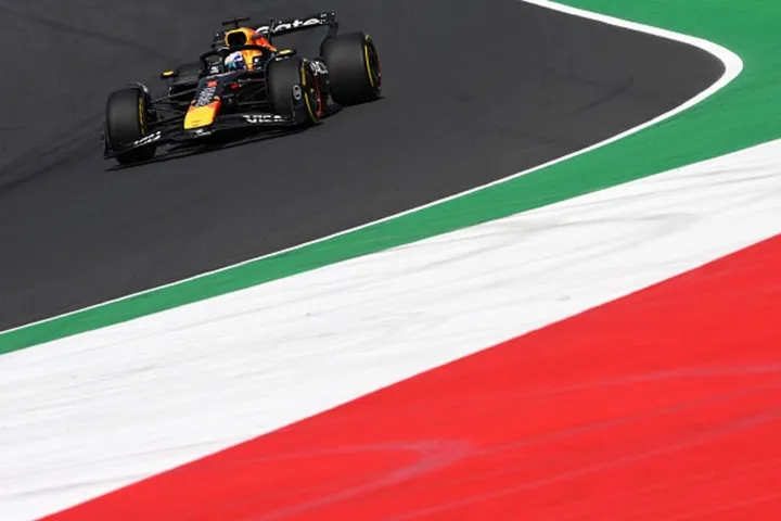 photo_5898710343935441846_y