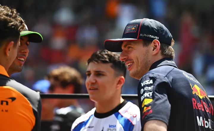 Max Verstappen en Isack Hadjar