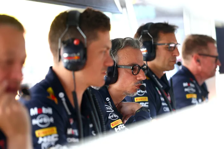 Laurent Mekies achter de pitmuur in Monza - Red Bull Contentpool