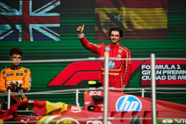 Carlos Sainz, Gewinner des Mexikanischen GP 2024 - Foto: Racepictures