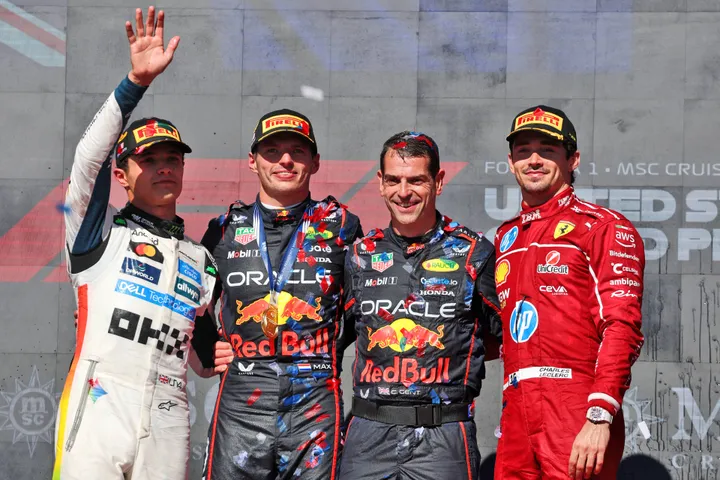 Red Bull, McLaren und Ferrari teilen sich das Podium beim USA-GP – Foto: Race Pictures