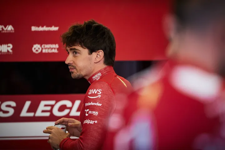 Großer Preis von Mexiko, Autodromo Hermanos Rodríguez, Mexiko-Stadt, Mexiko, Samstag, 25. Oktober 2025 - Charles Leclerc (MON) Ferrari - Foto: Race Pictures