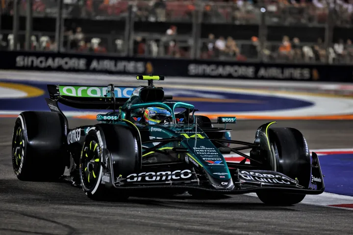 Fernando Alonso in Singapur - Foto: Race Pictures