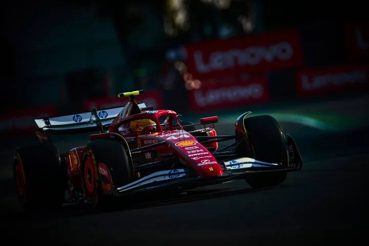 Lewis Hamilton belegte P5 in FP2. Foto: RacePictures