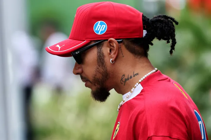 lewis-hamilton-gp-singapore-f1