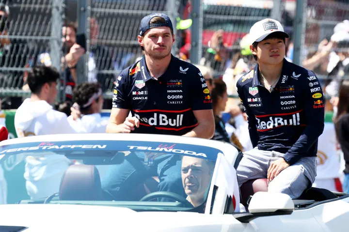 max-verstappen-yuki-tsunoda-drivers-parade-mexico