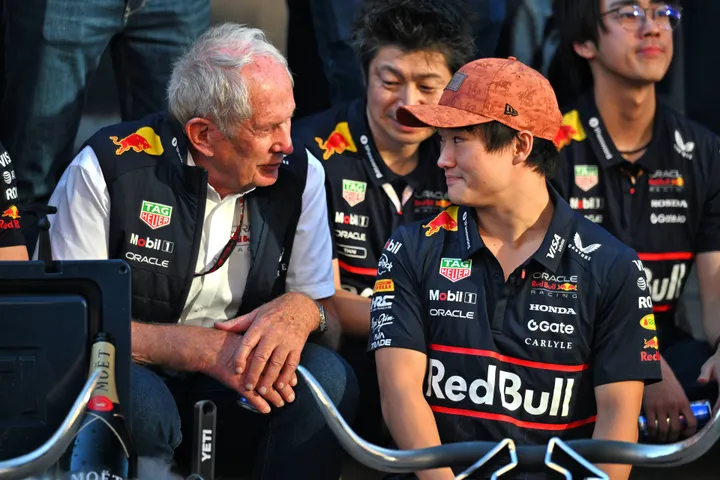 Yuki Tsunoda und Helmut Marko