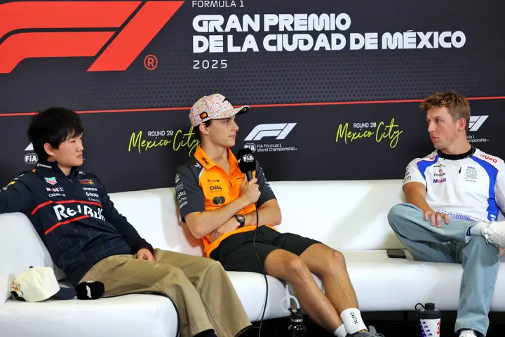 Yuki Tsunoda, Oscar Piastri und Liam Lawson während des Medientags in Mexiko. Foto: RacePictures.