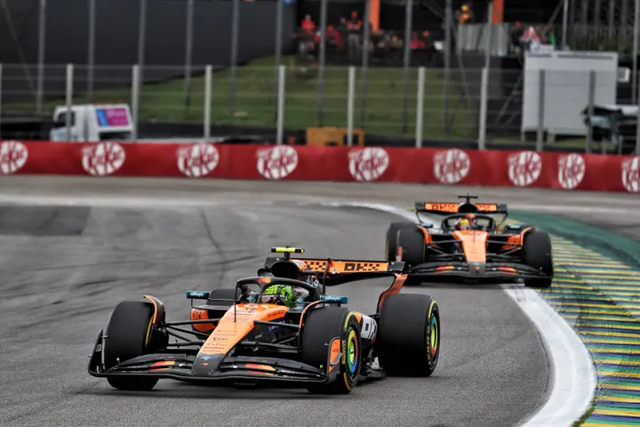 Norris und Piastri beim Großen Preis von Brasilien – Foto: Race Pictures