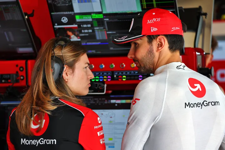 laura-müller-hhas-esteban-ocon-f1-1