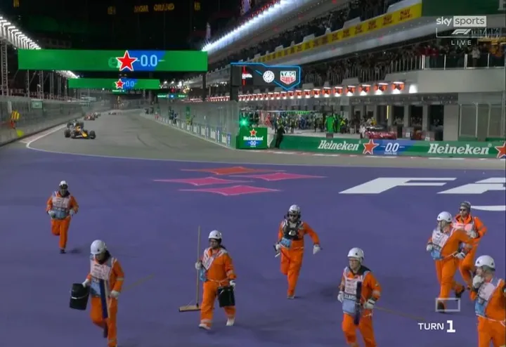 F1-marshals