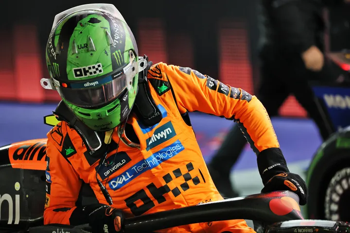 Lando Norris wurde zusammen mit McLaren-Teamkollege Oscar Piastri vom Las-Vegas-GP disqualifiziert – Foto: RacePictures.