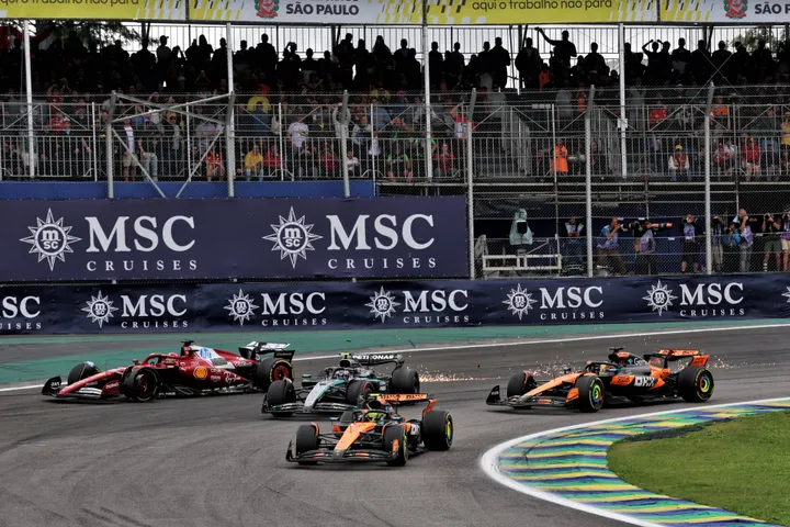 Antonelli, Leclerc und Piastri kollidieren – Foto: Race Pictures