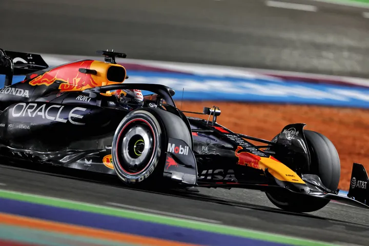 Max Verstappen belegte P6 im FP1 in Katar. Foto: RacePictures.