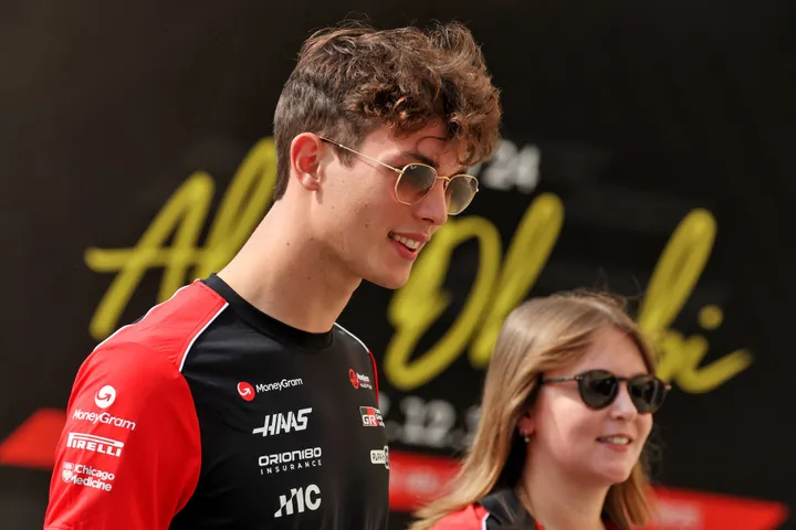 Oliver Bearman beim Großen Preis von Abu Dhabi - Foto: Race Pictures