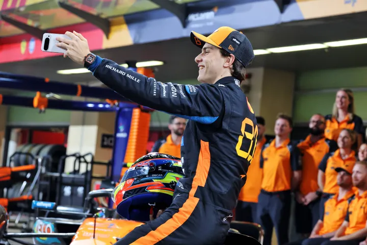 Oscar Piastri während des Abu-Dhabi-Grand-Prix-Wochenendes – Foto: Race Pictures