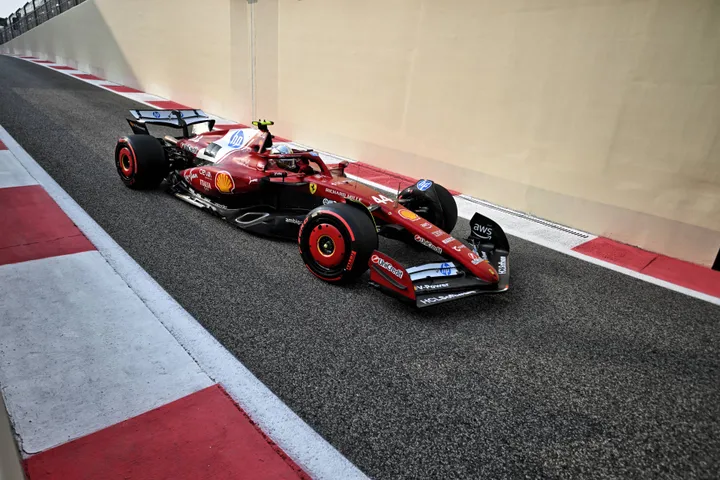 Lewis Hamilton während des Abu-Dhabi-Grand-Prix-Qualifyings - Foto: Race Pictures