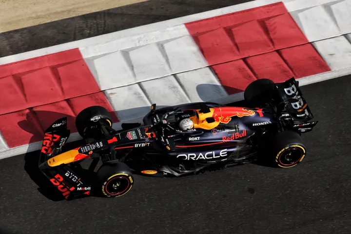 Max Verstappen geht mit realistischen Titelchancen in den Grand Prix von Abu Dhabi. Foto: Race Pictures