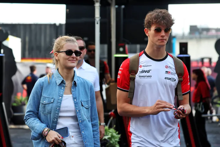 oliver-bearman-vriendin.jpg.