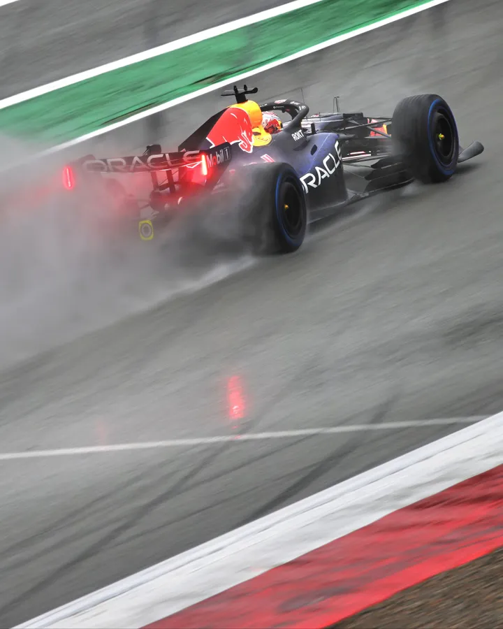 rb22-wet-barcelona
