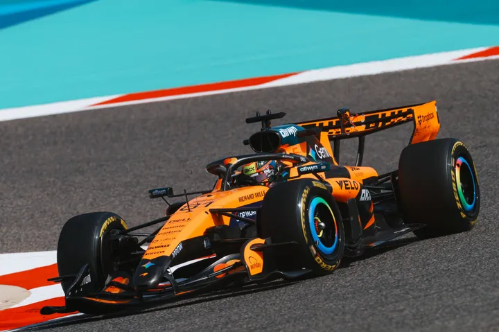 oscari-piastri-mclaren-bahrein-filmdag