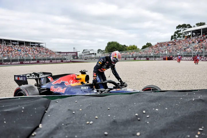 max-verstappen-red-bull-australia-crash-jpg