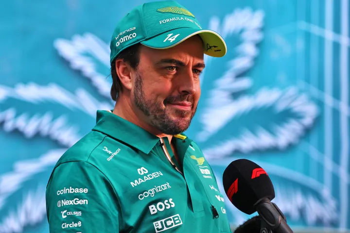 fernando-alonso-aston-martin-f1-us-miam-jpg