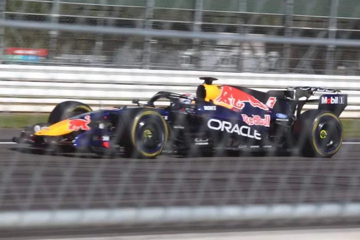 silverstone-filmdag-rb22-verstappen