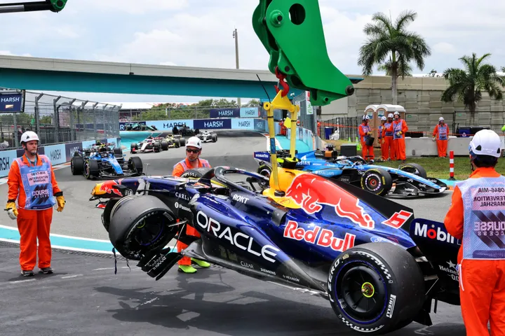 isack-hadjar-miami-crash-2026